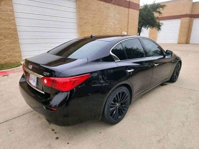 Infiniti Q50 Premium